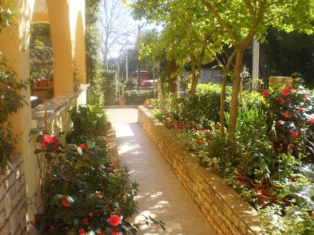 Villa Kristina โรวีน ภายนอก รูปภาพ