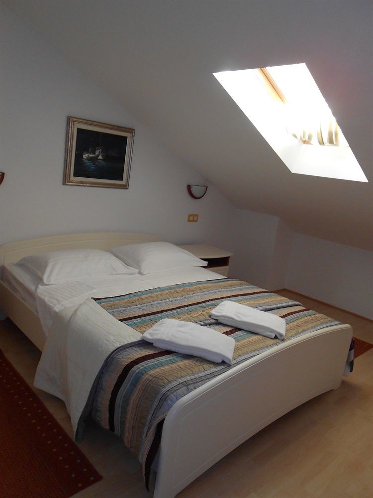 Villa Kristina โรวีน ภายนอก รูปภาพ